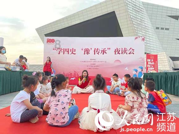 深度学习之黄渤李健携手唱跳《我们的青春组曲》,如何评价两人在舞台上的表现?,尽享知识星球平台